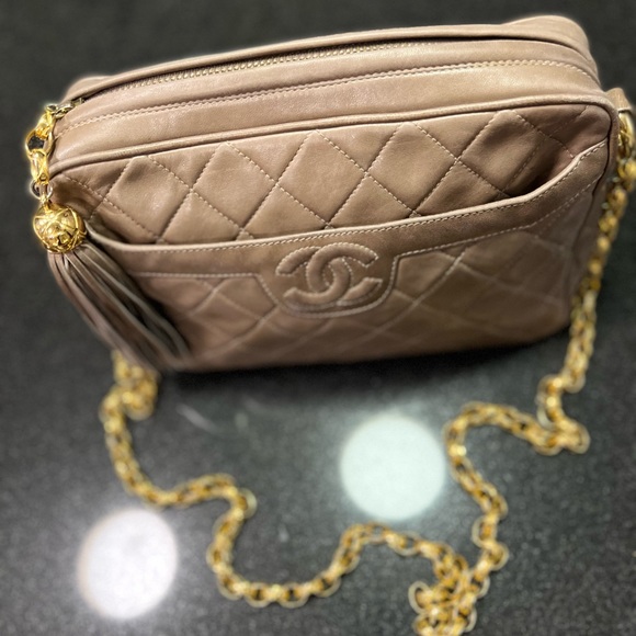 CHANEL 
Vintage Bijoux Chain Camera Bag - Picture 5 of 11